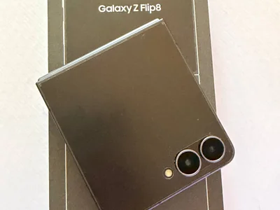 Samsung Galaxy Z Flip 8