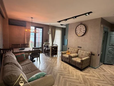 3-комнатная квартира с 2 спальнями, ул. Палиашвили 16, $1400