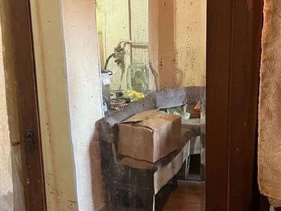 Деревянный шкаф для одежды (шифоньер