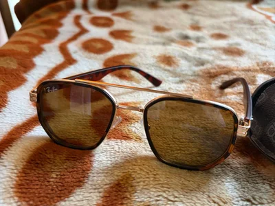Солнцезащитные очки Ray-Ban