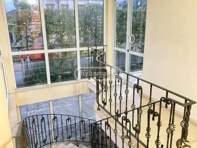 Частный дом на 7 комнат в районе Агмашенебели