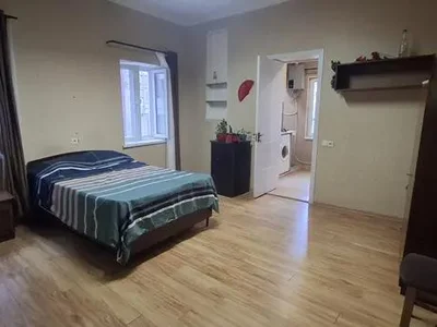 Коммерческое помещение на Tsotne Dadiani St 1 Sololaki