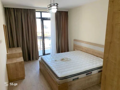 3-комнатная квартира, 80 м², $550