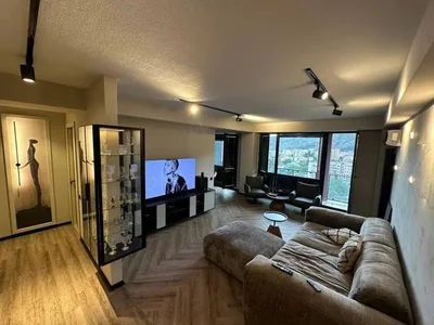 Надиквари 3-я ул., 10: 3-комнатная, 130.0 м²
