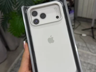 Силиконовый чехол для iPhone 17 Pro Max