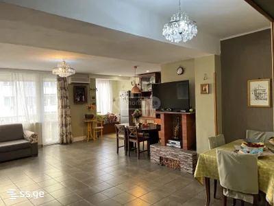 4-комнатная квартира Продаётся. Сабуртало