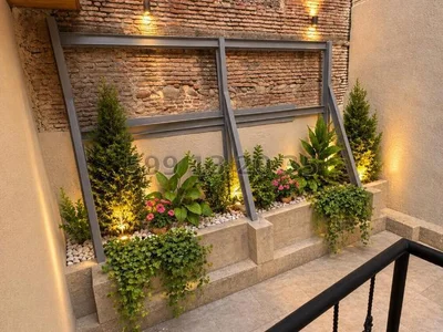 4 room Private House For Sale. Sololaki