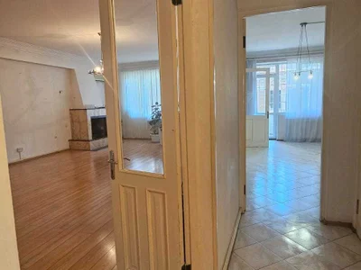 4 room Flat For Sale. Vake