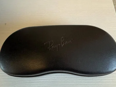 Ray-Ban (модель: RB 5279, оригинал), очки для чтения, линзы −1,25. Линзы можно заменить. Куплены в сети магазинов Roniko. Чехол в комплекте. Торг уместен