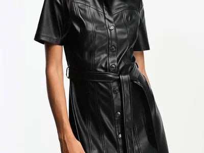 Платье Stradivarius из кожзама