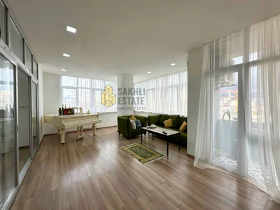 3-комнатная квартира, 94 м², $900/мес