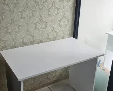 Письменный стол белый