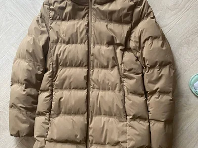 жен пуховик Uniqlo размер xs-s, хорошее состояние