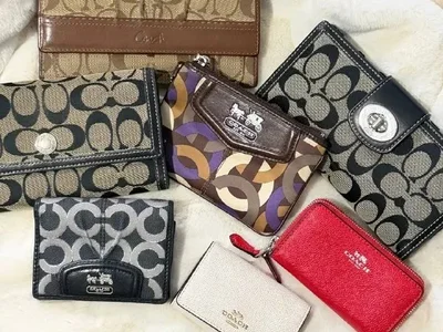 Кошельки COACH