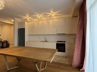 3 room Flat For Sale. Vake