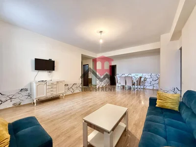 Двухэтажная просторная квартира в районе Ваке, $900