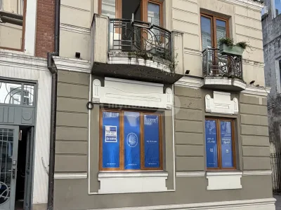 Универсальная коммерческая площадь в районе Старого Батуми
