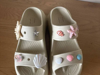 Женские шлепки Crocs