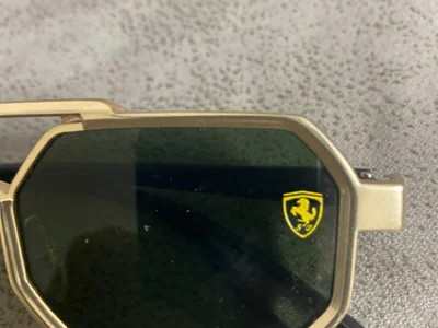 Солнцезащитные очки Ray-Ban