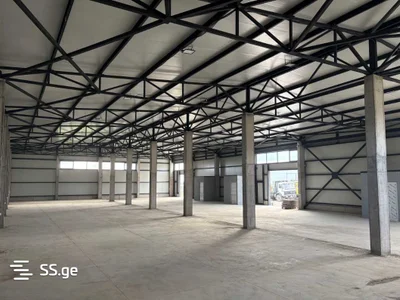 Store-Industrial property For Rent. Lilo
