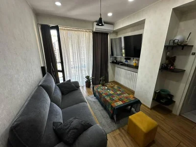 Надиквари 3-я ул., 11: 3-комн., 900.0 м²