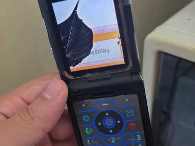 Мобильный телефон Motorola Razr v3ie