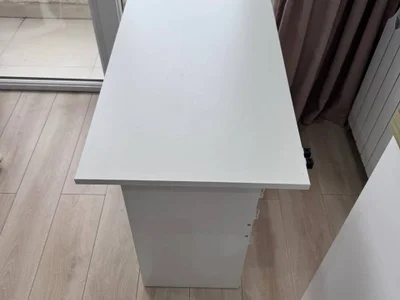 Письменный компьютерный стол серый