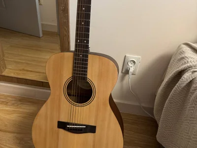Акустическая гитара Yamaha FS400 с аксессуарами