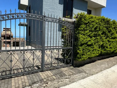 7 room Private House For Sale
