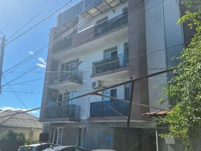 6 room Flat For Sale. Isani