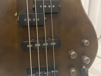 Бас-гитара Ibanez GSR200B GIO