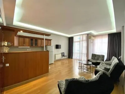1+1 возле парка 6 Мая, $550