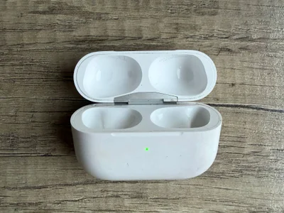 AirPods Pro 3 case