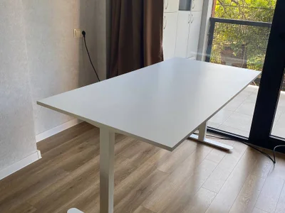 стол с JYSK, STAUNING DESK WHITE, размер: W80xL160xH75 cm.