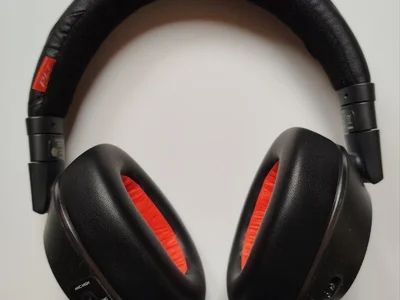 Наушники Plantronics Voyager 8200UC