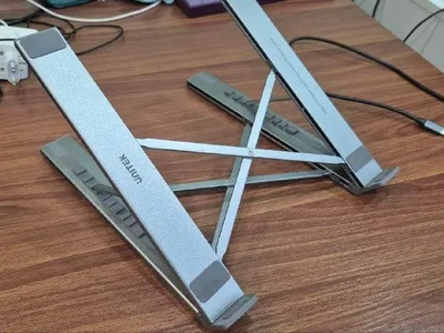 Складная алюминиевая подставка Unitek с USB-C хабом