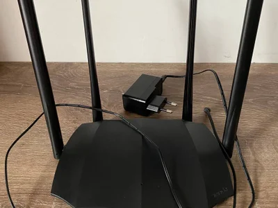 Wi-Fi маршрутизатор Tenda AC8