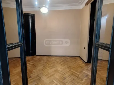 Сдаются в аренду офисные коммерческие помещения в районе Руставели