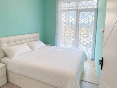 1+1 у парка 6 Мая, $500