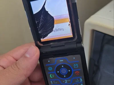 Телефон Motorola Razr V3ie