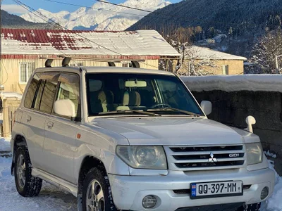 Mitsubishi Pajero IO
