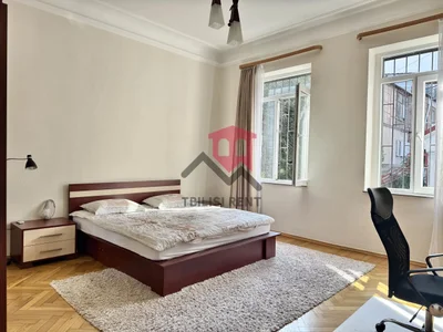 3-комнатная квартира, 120 м², $1400