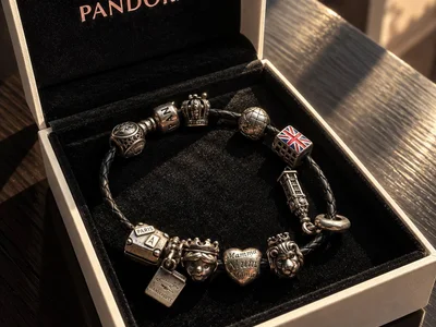Браслет Pandora с шармами