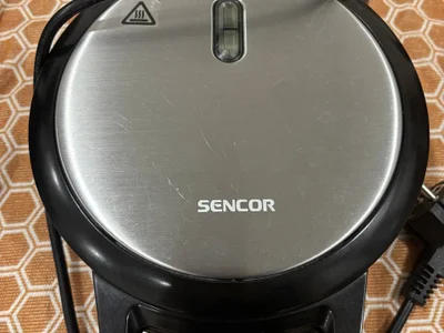 Вафельница Sencor SWF 1010BK