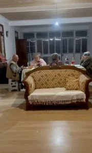 Студийный диван