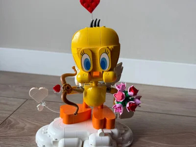LEGO Sweetheart Tweety Bird 40824