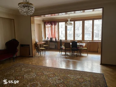 4-комнатная квартира в Тбилиси