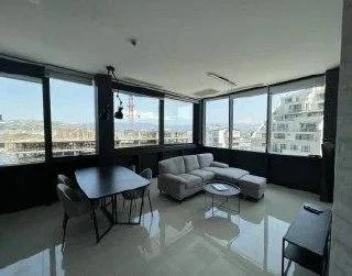 Axis Towers: 3-комнатная, 90.0 м²