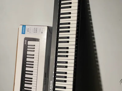 MIDI клавиатура Alesis Q49