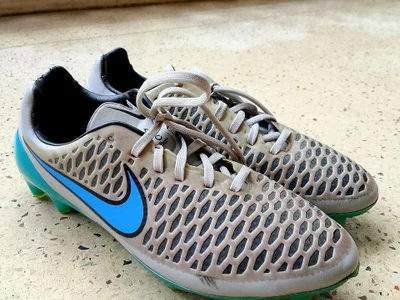 Футбольные бутсы Nike Magista
